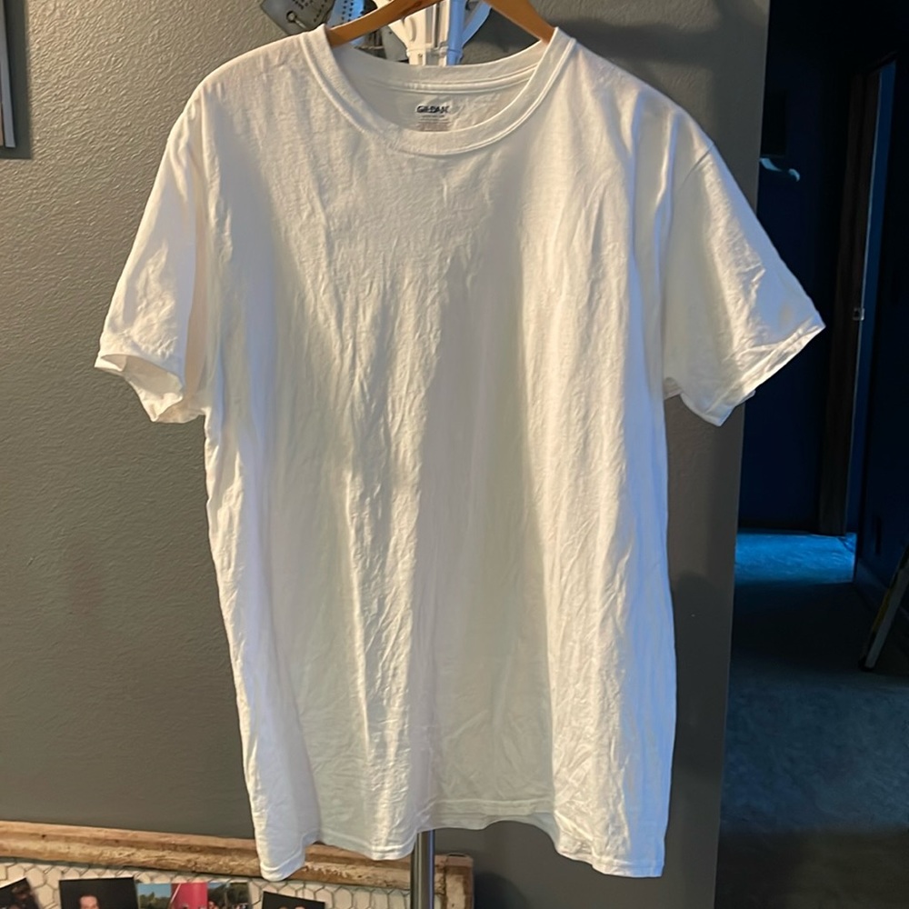 Gildan White Tee 1